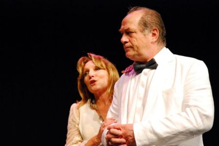victoriacarolebeneth et dimi de delphes metteur en scene